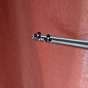 Pair of BVLA Threadless ends with sandblasted faceted onyx and yellow gold